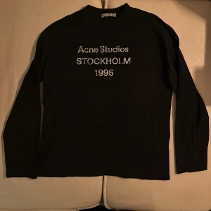 Acne Studios Longsleeve - Skön longsleeve från Acne i storlek S