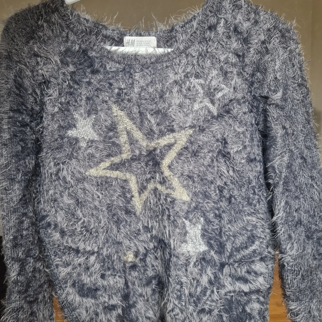 Grå fluffig tröja med stjärnor H&M - 2