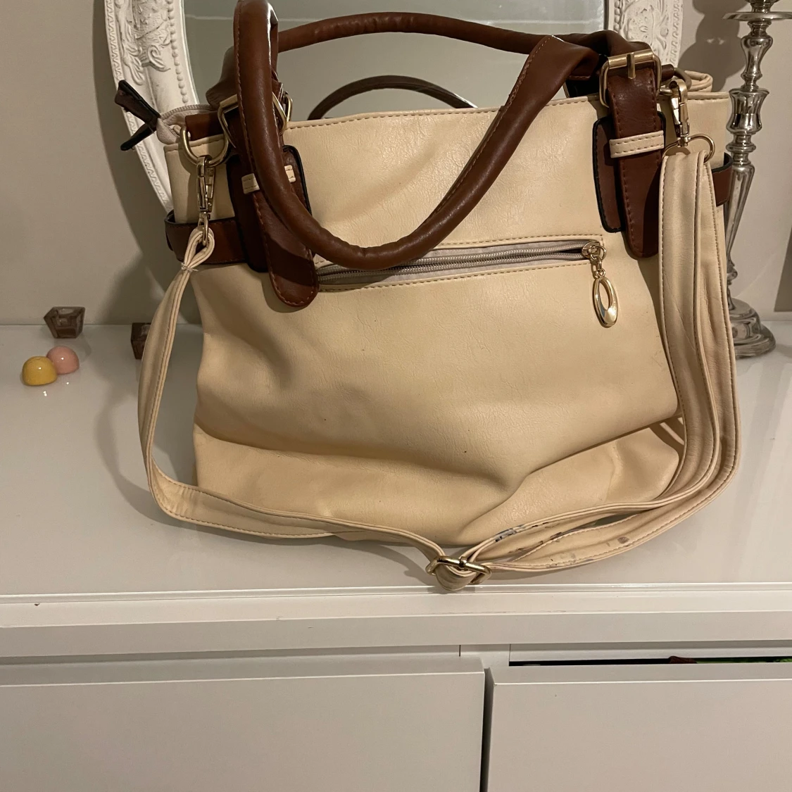 Beige och brun handväska från Poaba - 1