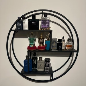 Parfymer - Buda på valfri Parfym, eller parfymer! Vid frågor så kan ni gärna höra av er!