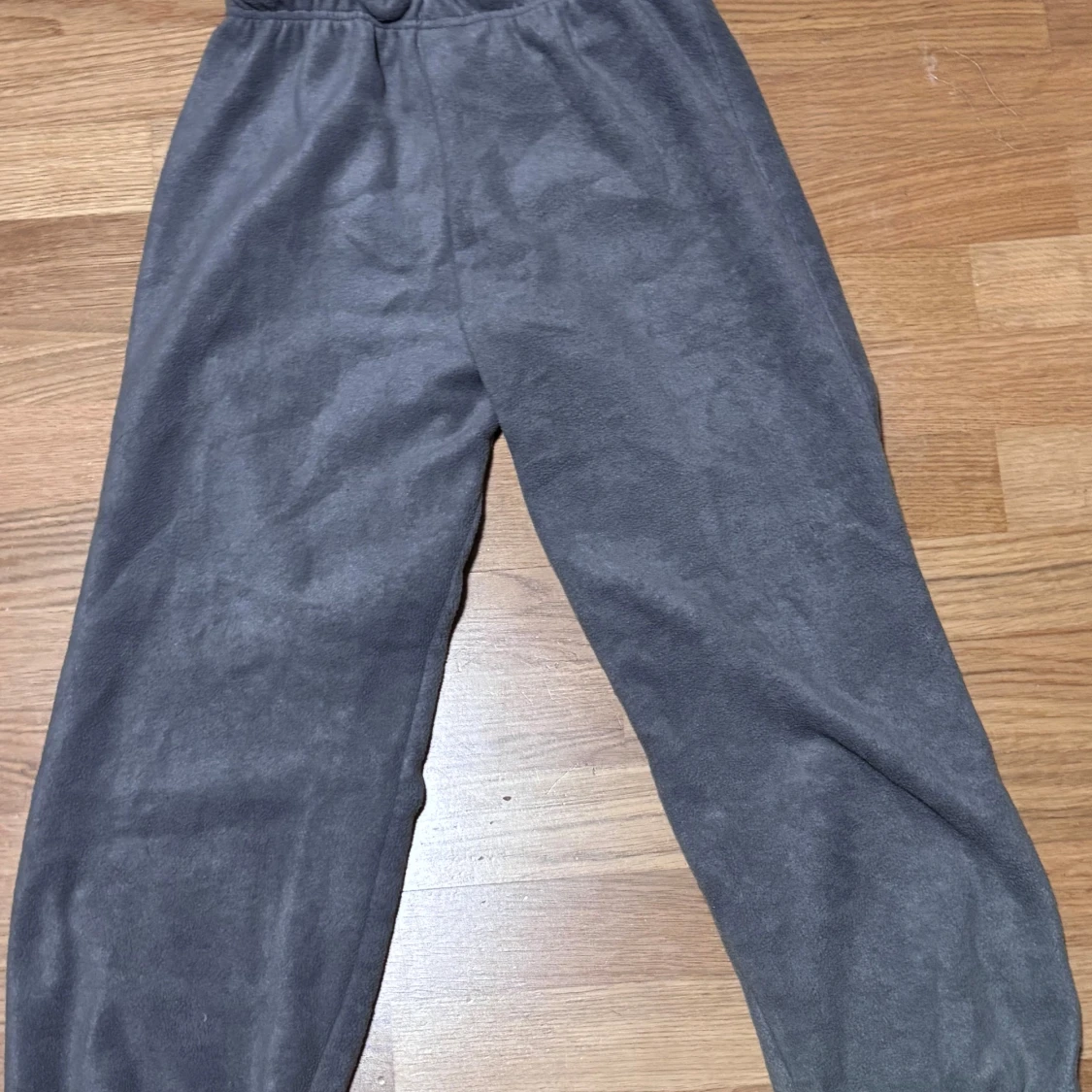 Grå fleecebyxor från Bodyzone KappAhl - 1