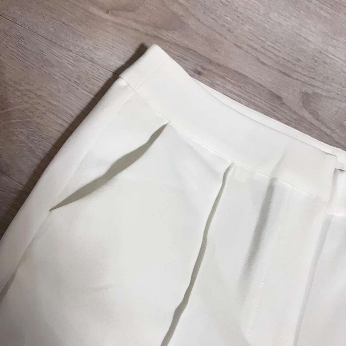 Vita kostymbyxor - 2