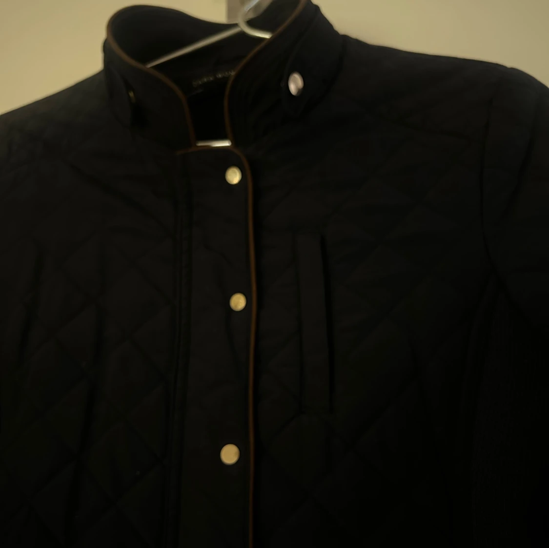 Svart quiltad jacka från Zara Woman - 1