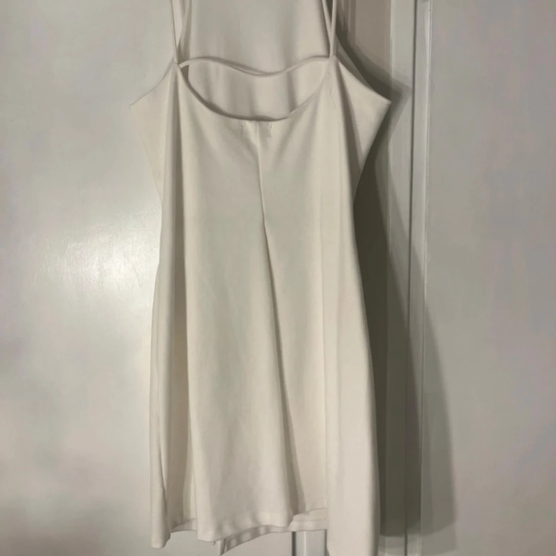 Vit kort klänning från Stradivarius - 1