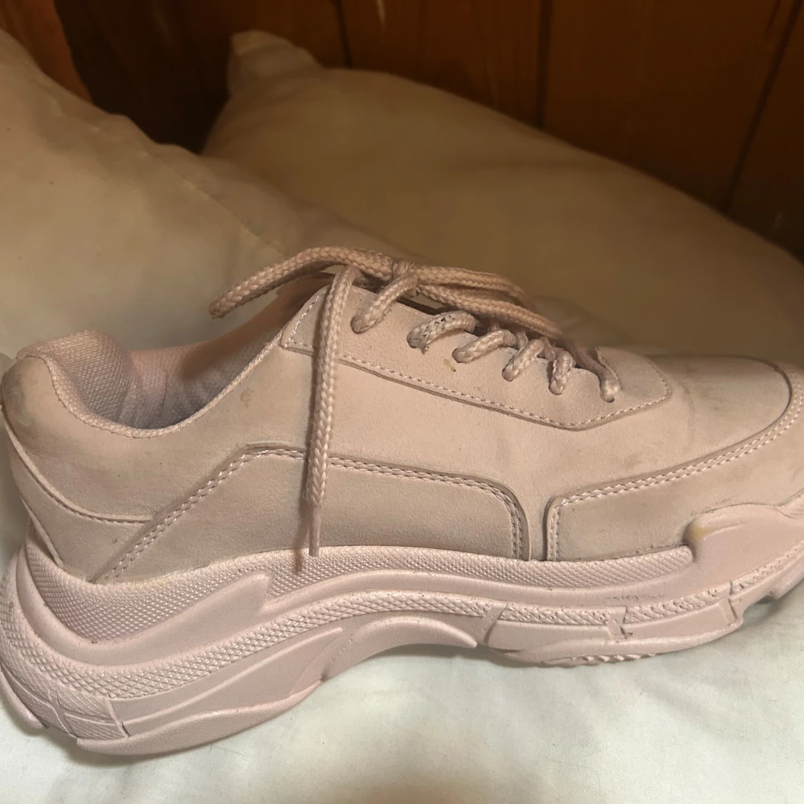 Chunky ljusrosa sneakers med platåsula - 1