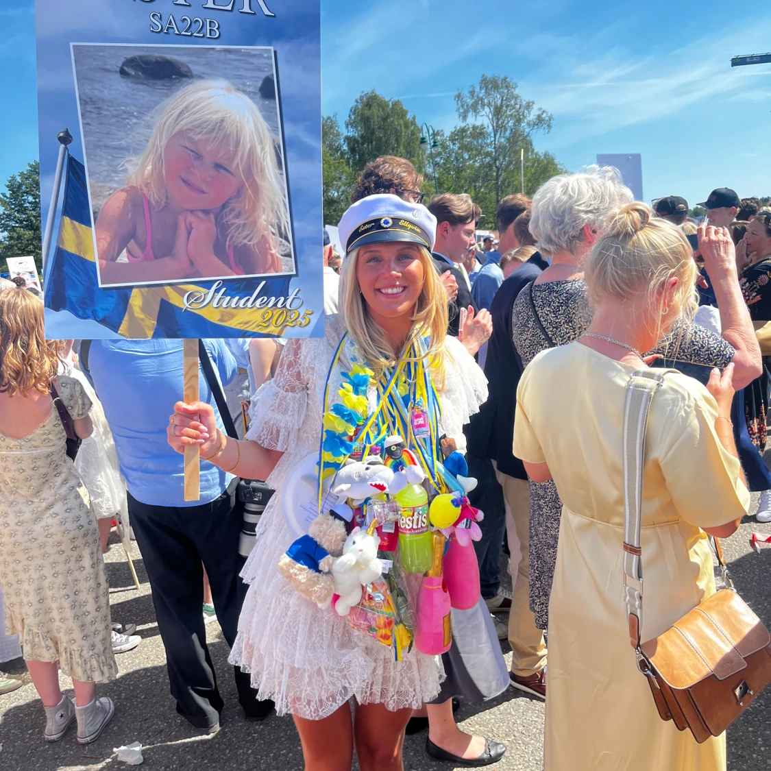 Vit By Malina spetsklänning med volanger - 1