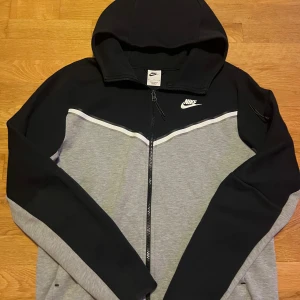 Nike Tech - Helt ny Nike Tech. Storlek M. Pris kan diskuteras⭐️