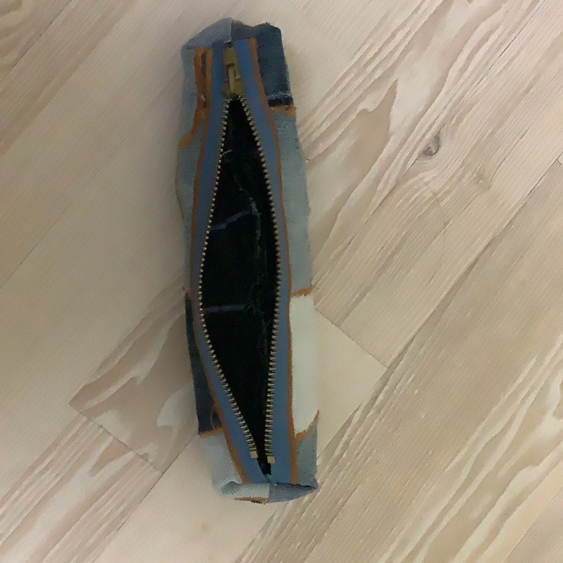 Patchwork denim pennskrin med dragkedja - 2