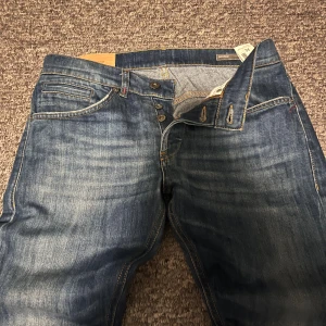 Dondup George Jeans - Extremt bra skick. Som nya. Hör av er vid funderingar!!