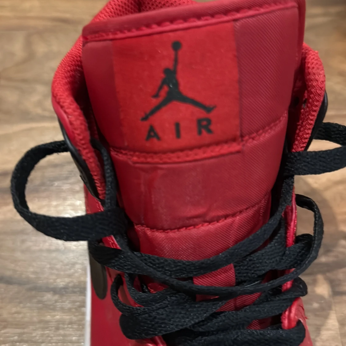 Nike Air Jordan 1 Mid Röd/Svart - 3