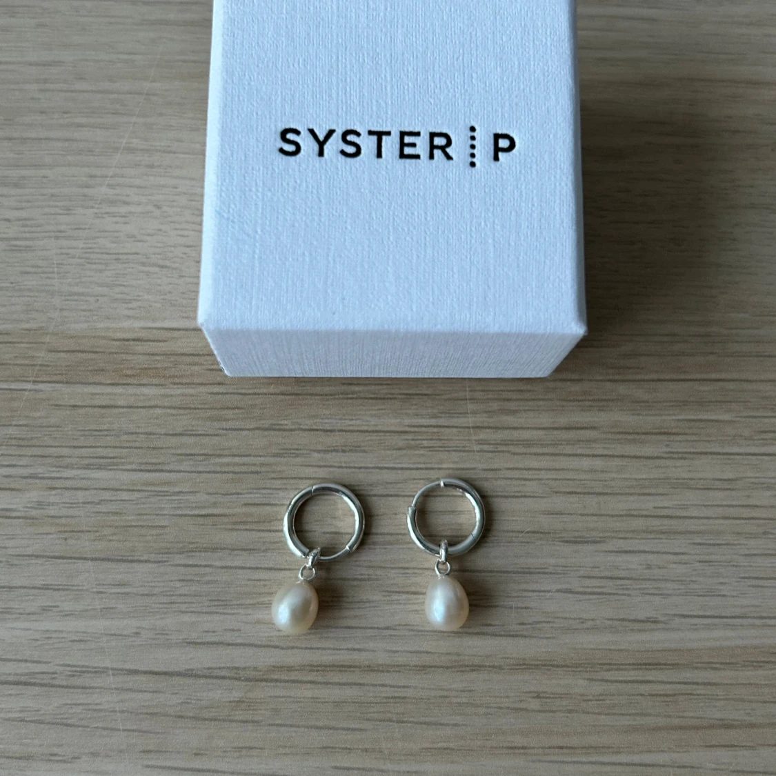 Syster P silverörhängen med pärlor - 1