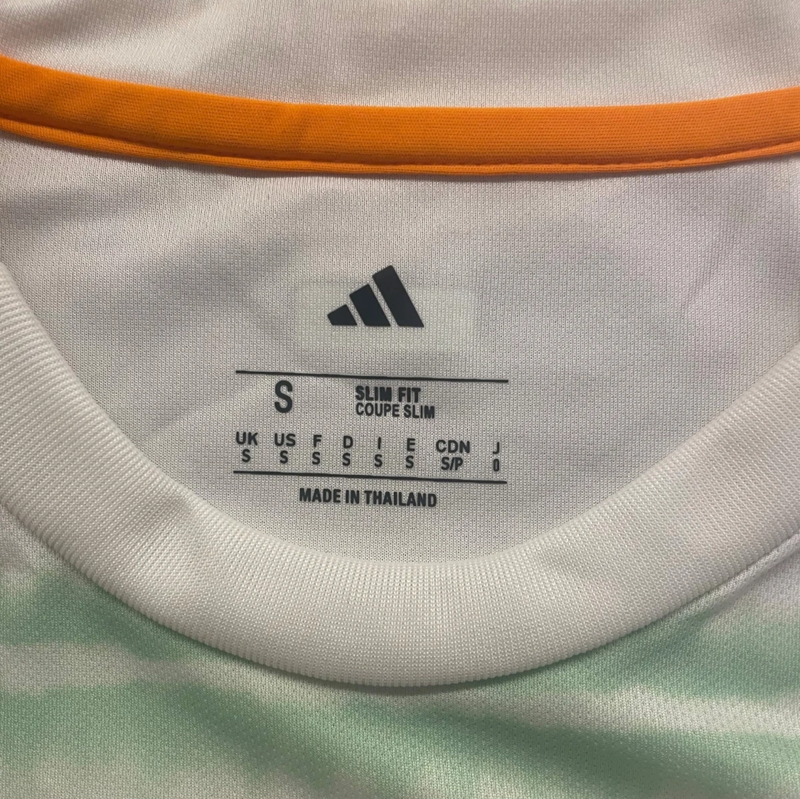 Vit och mintgrön Celtic fotbollströja - 4