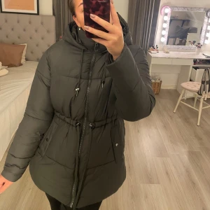 Jackor  - Snygg och skön vinterjacka som endast är testad!🥰