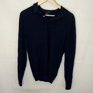 Massimodutti kragtröja - Riktigt soft dutti kragtröja, modellen är 185. Riktigt fint skick.