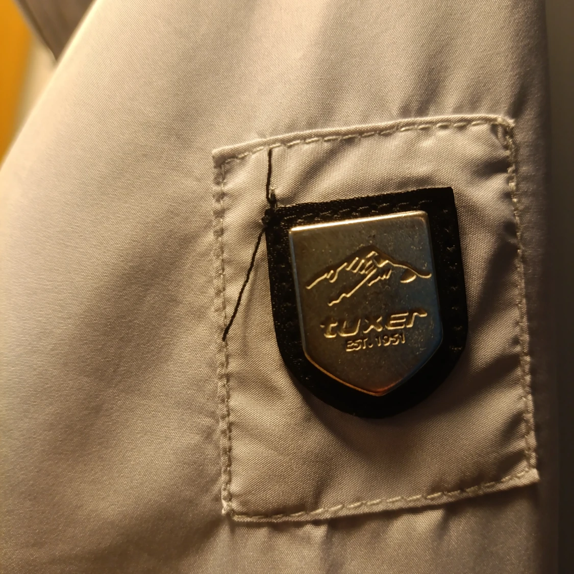 Ljusgrå vindjacka från Tuxer, stl L - 2