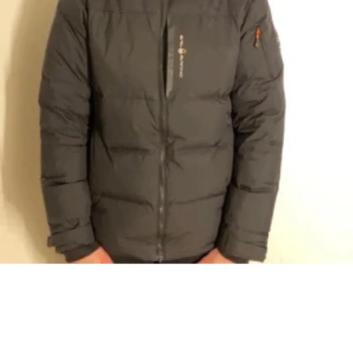 Svart dunjacka från Peak Performance - 1