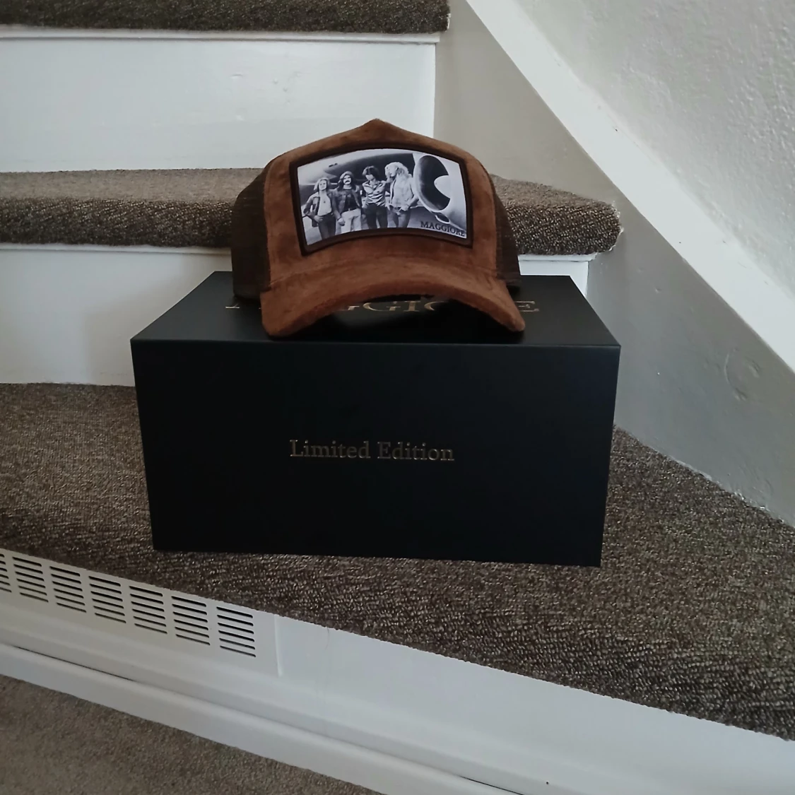 Brun keps från Madoura Limited Edition