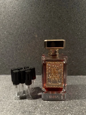Argos - Triumph of Bacchus Samples - Parfym samples/testers från Argos Triumph of Bacchus. Mycket eftertraktad parfym. Ta vara på chansen! Begränsad antal prover! 3ml —-> 135kr