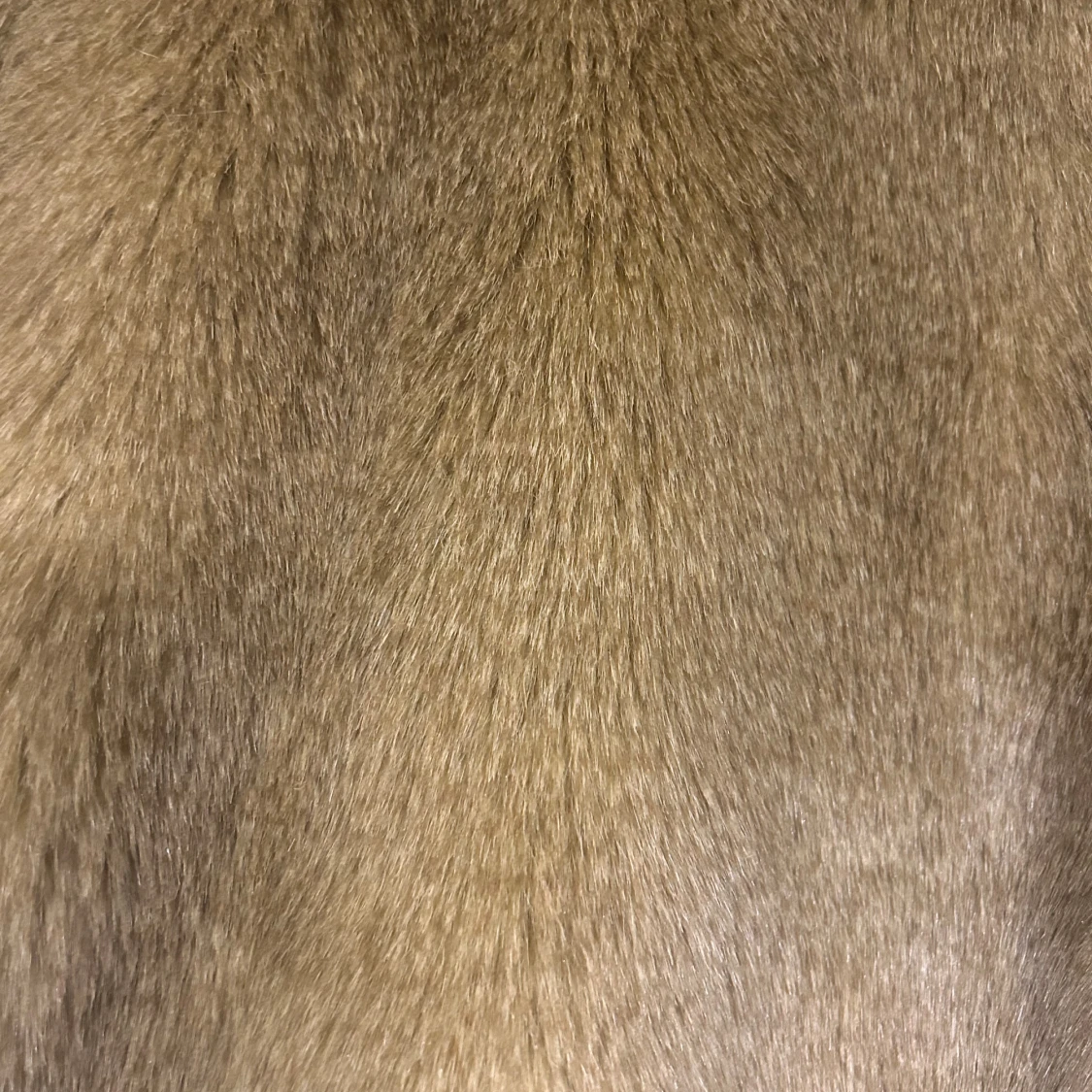 Beige pälsjacka från H&M - 2