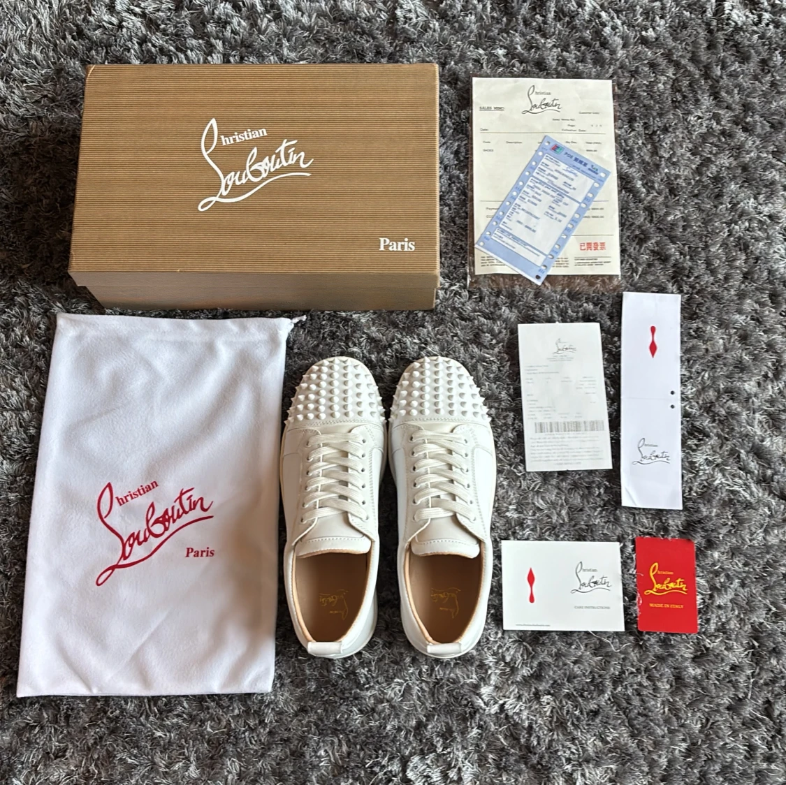 Christian Louboutin vita sneakers med nitar - 3
