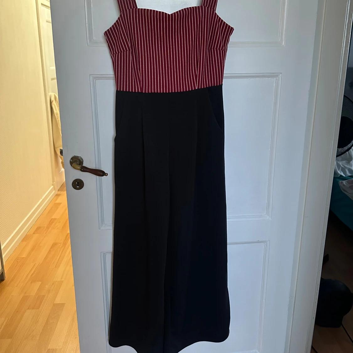 Randig jumper  med breda axelband