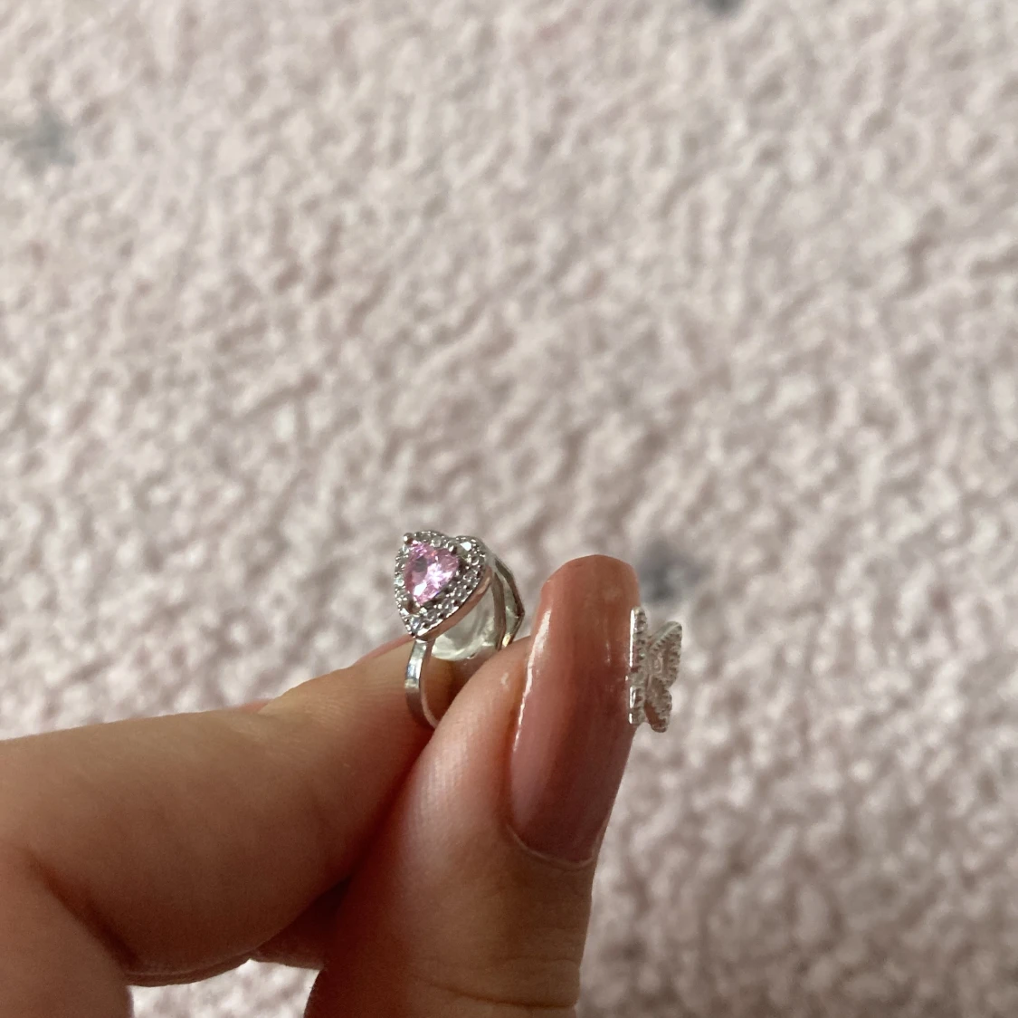 Silverclipsörhänge med rosa hjärta