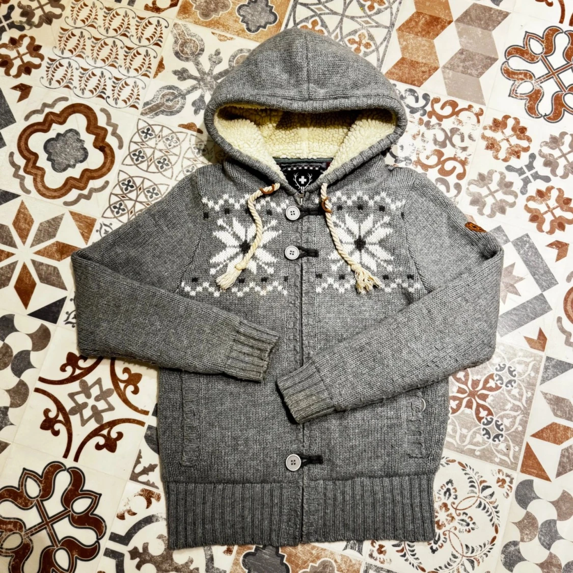 Stickad Vintage hoodie med foder🐻