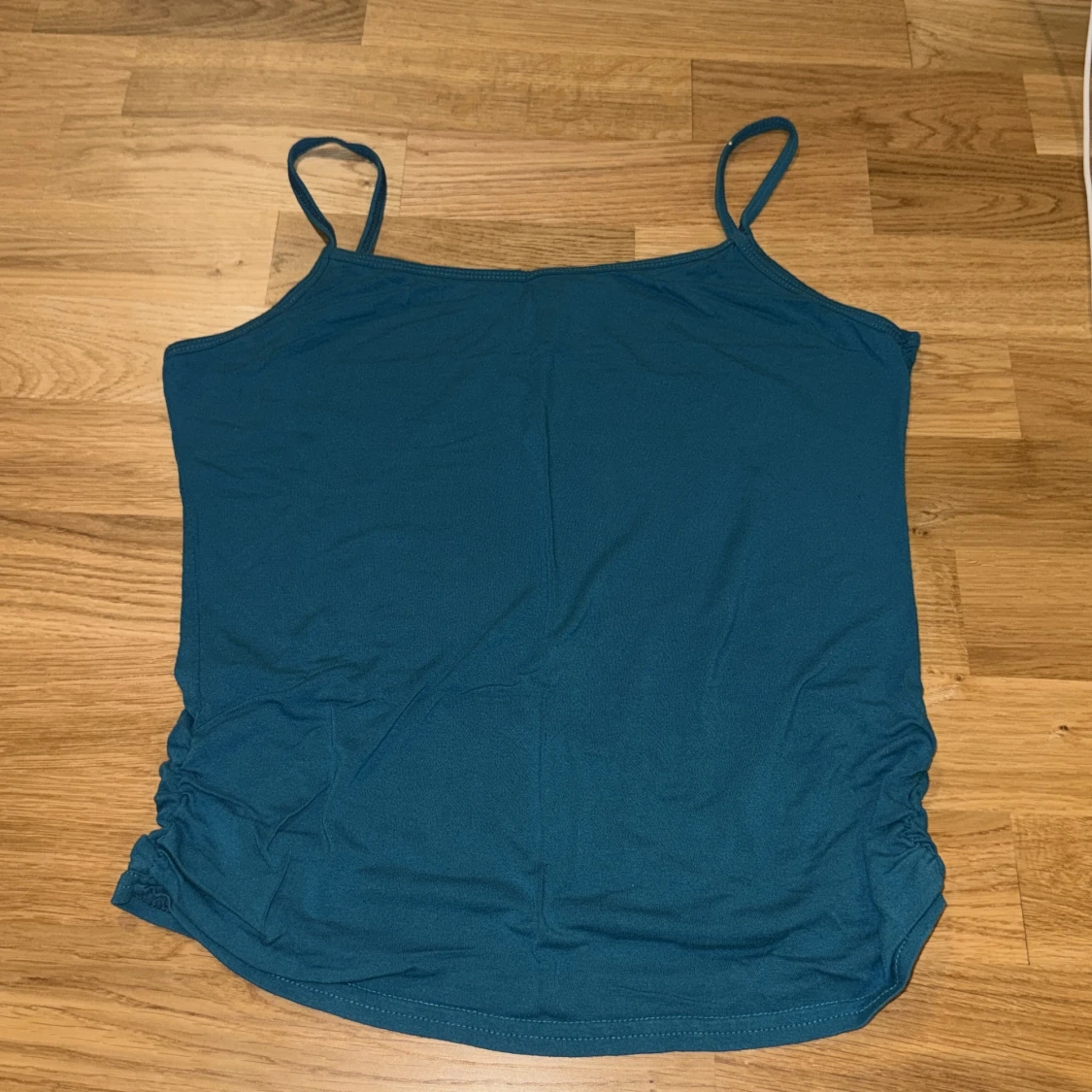 Vintage Turkos linnetopp med rynkade sidor