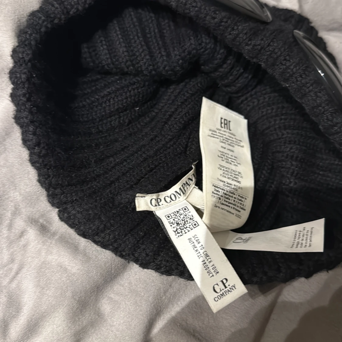 Svart C.P. Company goggle-mössa - 1