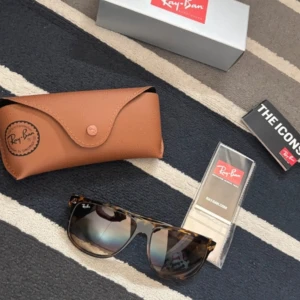 Ray ban boyfriends  - Nyskick! Endast testade, säljer dessa då det blev fel färg! Pris är diskuterbart och allt på bilderna följer med 🙌🏼