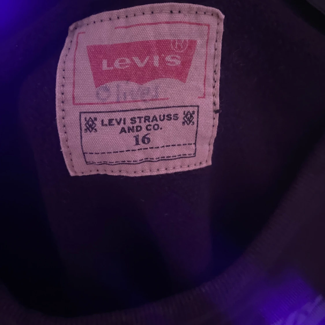 Svart sweatshirt från Levi's - 2