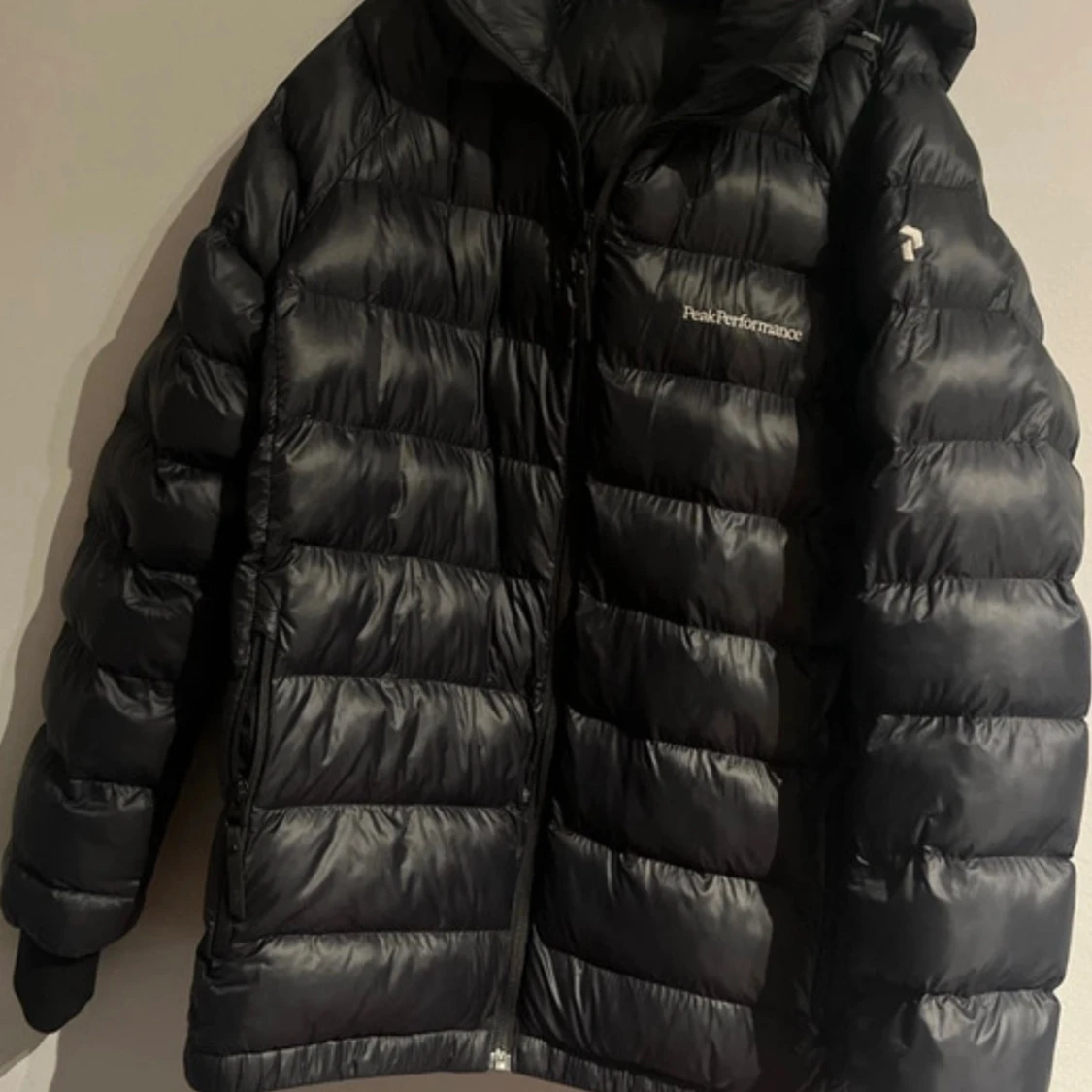 Svart Peak Performance dunjacka - 3