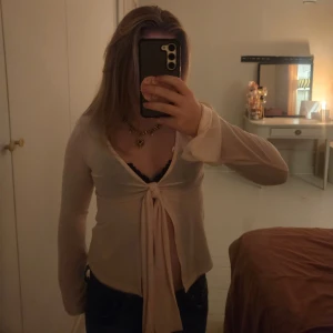 Rosa knyttopp - En rosa knyttopp från gina , köpt fär ca 300kr, använd väldigt lite, pris kan diskuteras❤️