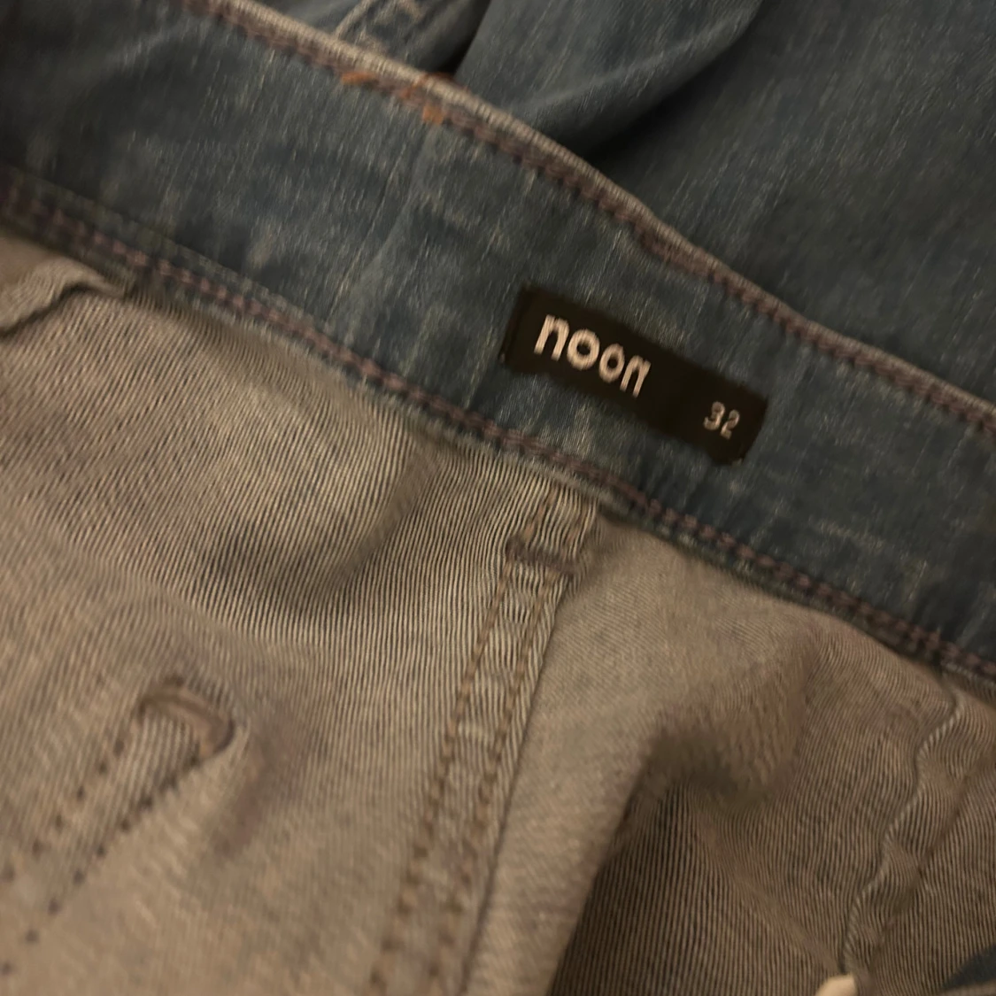 Wide jeans från Noon med broderi - 3