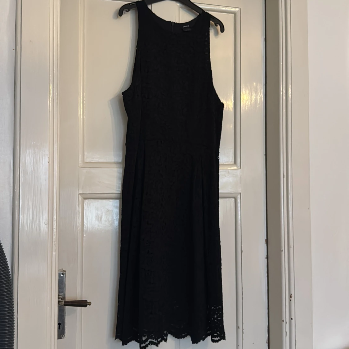 Svart spetsklänning från Lindex