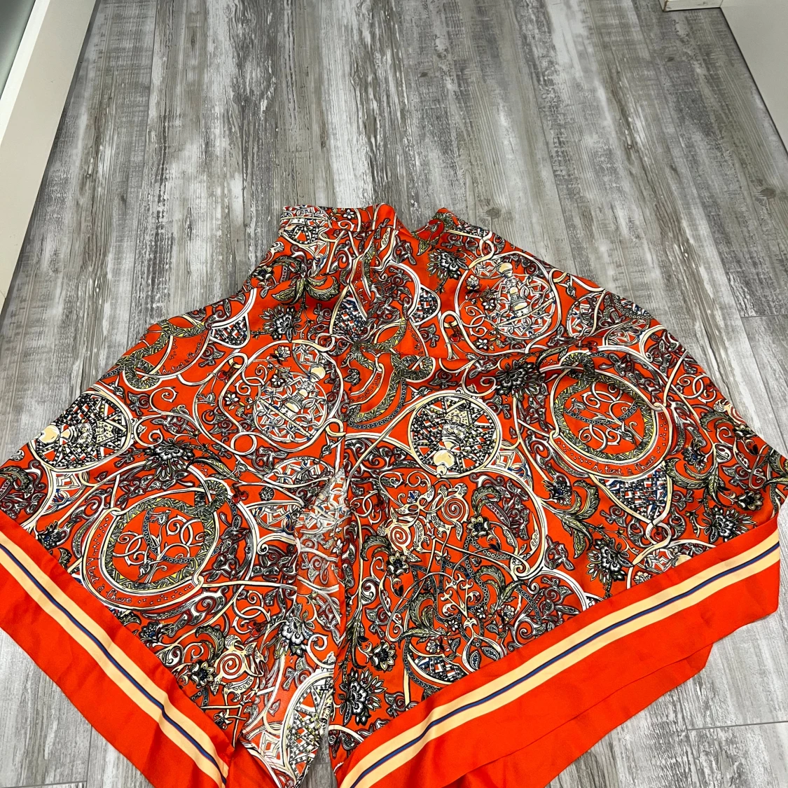 Orange mönstrade kjol 