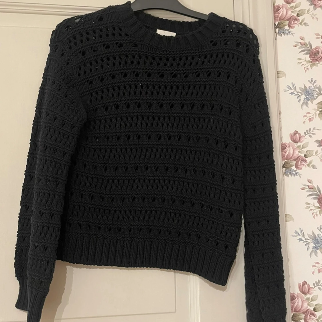 Svart stickad tröja från H&M