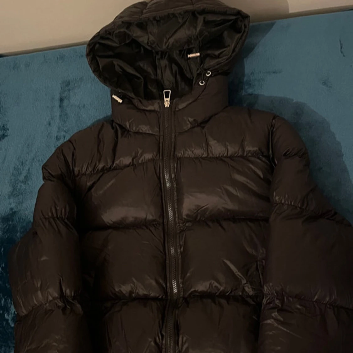 Svart pufferjacka från Fiveleafs,storlek s men passar mer xs - 1