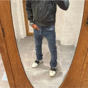 Replay jeans  - Ett par snygga byxor från Replay i storlek W29 L32 i modellen Waitom