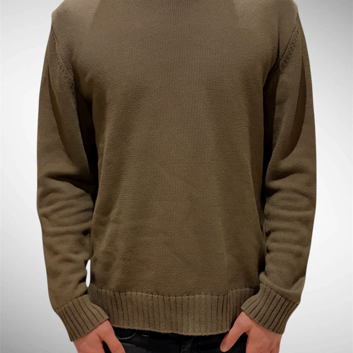 Olivgrön stickad tröja