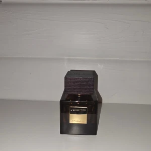 Rituals L'Essentiel parfym - Rituals L'Essentiel. En 50ML flaska som har kvar ungefär 25 ML. Boxen har jag inte kvar och inget kvitto men kan skicka fler bilder om det önskas.