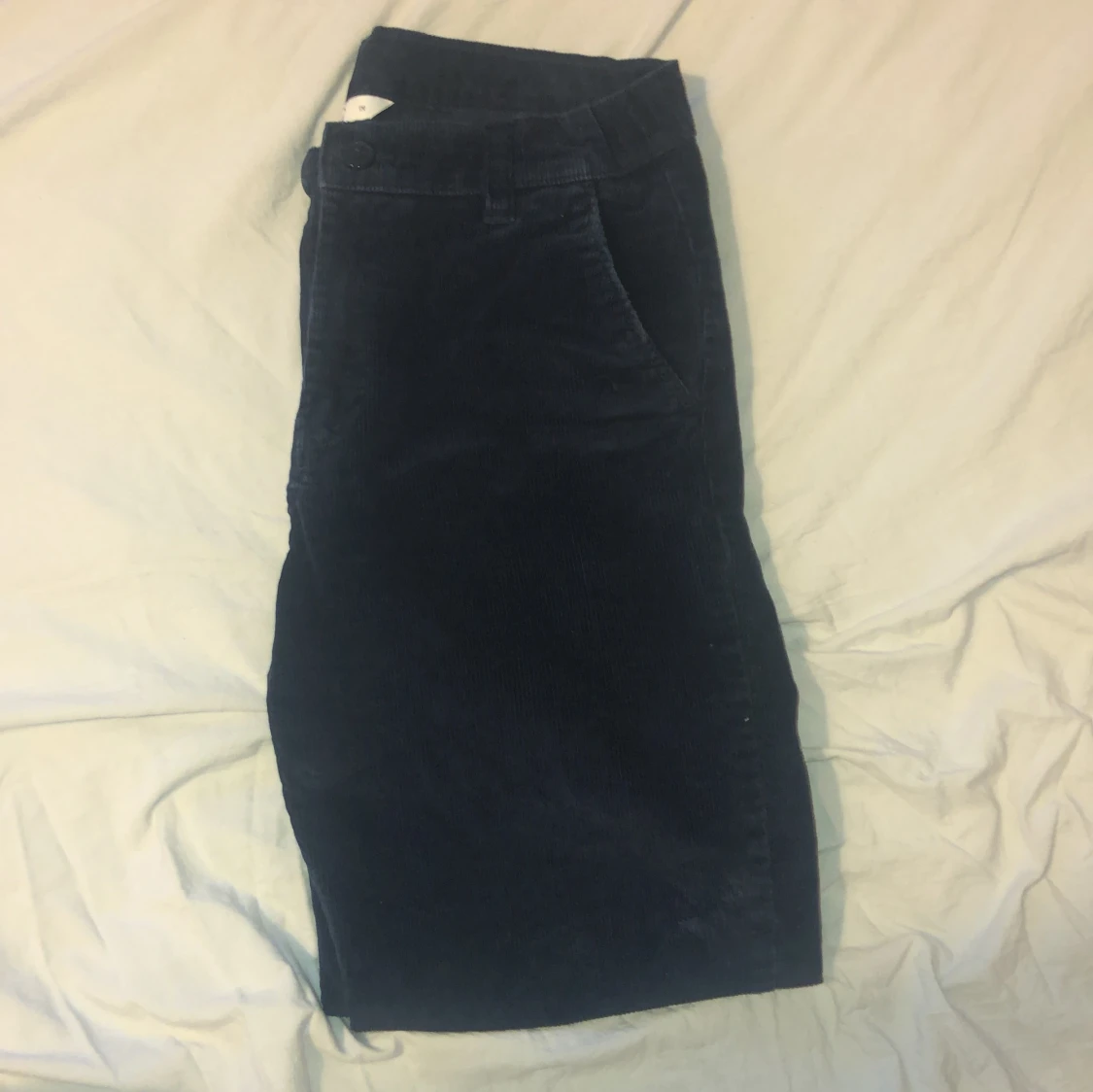 Mörkblå manchesterbyxor med raka ben - 1