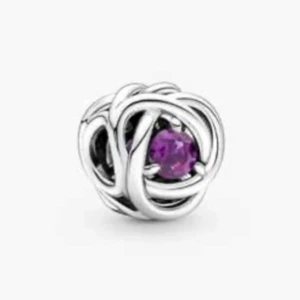 Pandora berlock - Superfin lila pandora berlock!😇 köptes för 499kr