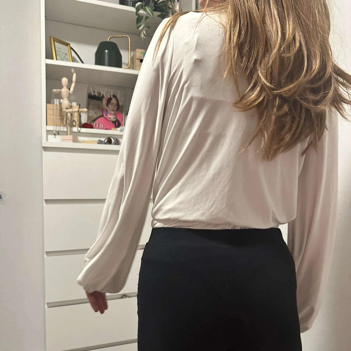 Vit omlottopp med långa ärmar - 1