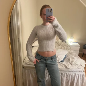 Ljusgrå stickad tröja - Använd endast en gång, från Zara💞💞