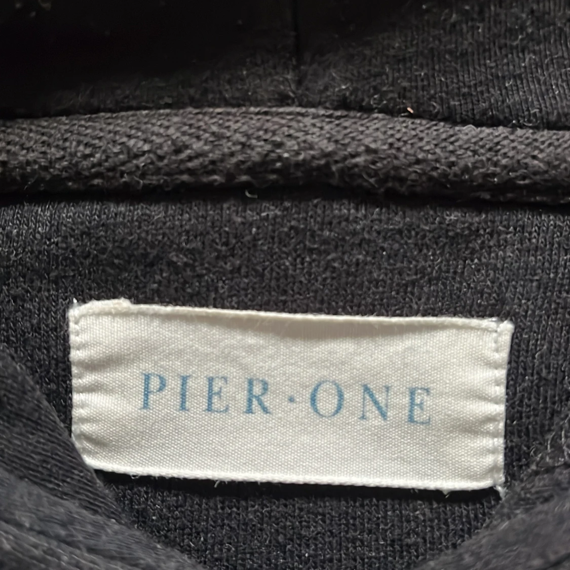 Svart hoodie från Pier One - 1