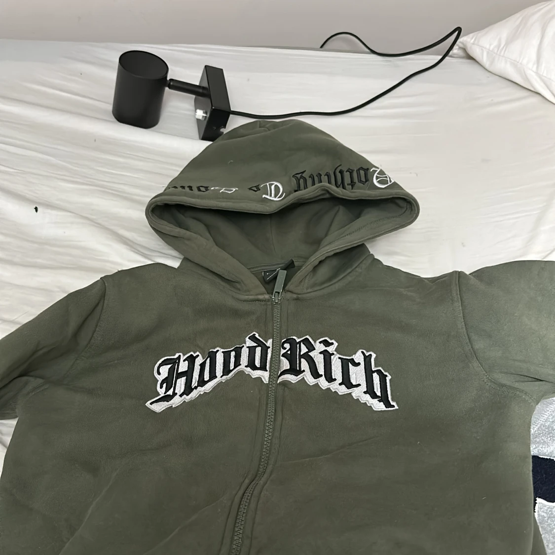 Olivgrön hoodie från Hoodrich XL