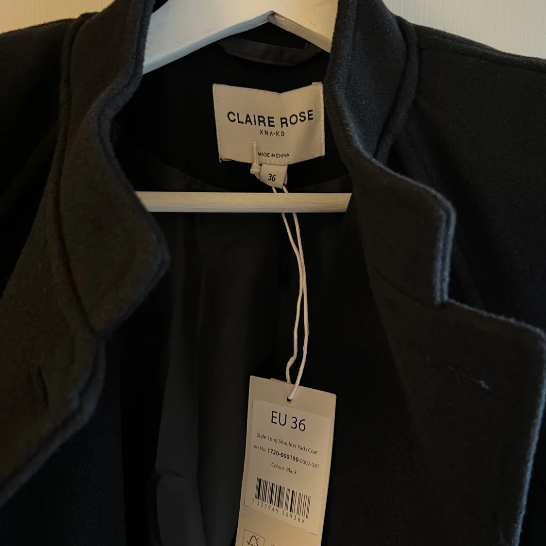 Svart lång kappa från Claire Rose x NAKD - 2