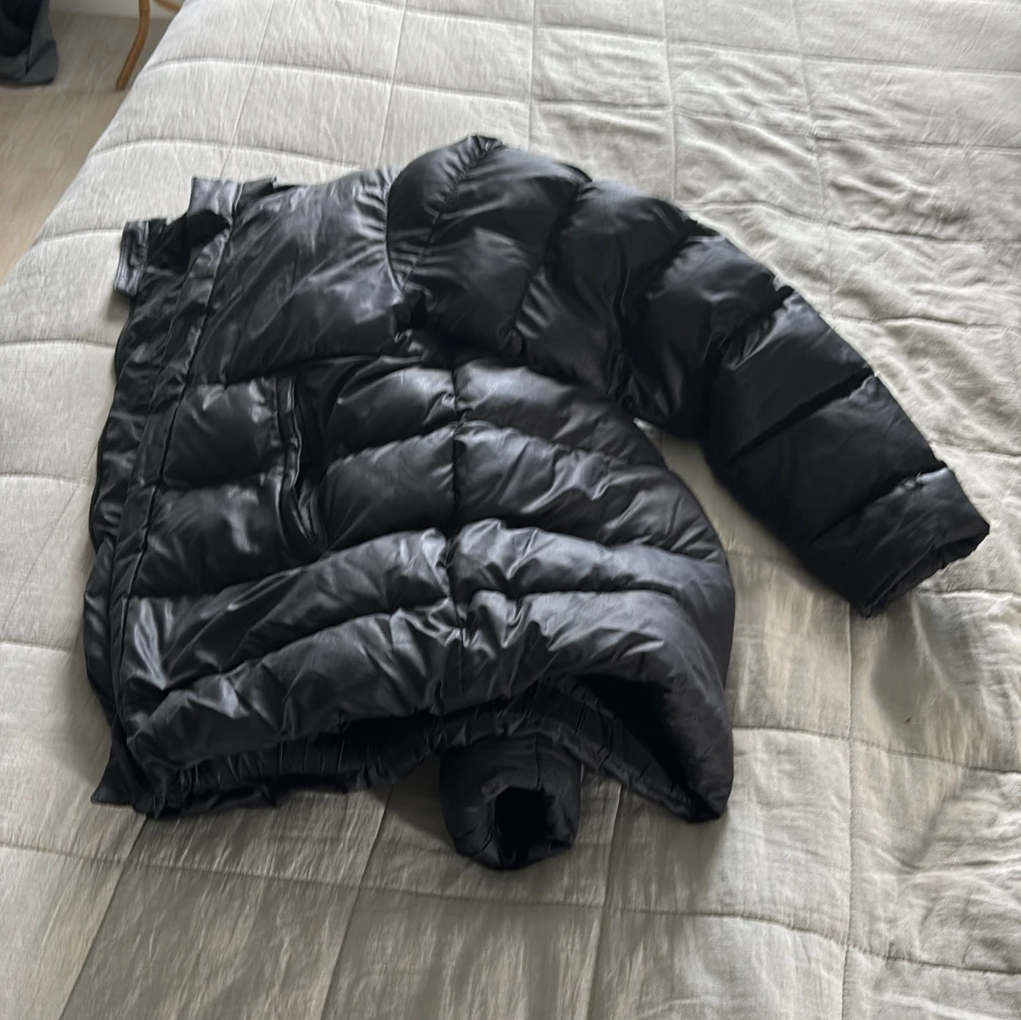 Svart pufferjacka Helly Hansen 164/14 - 1