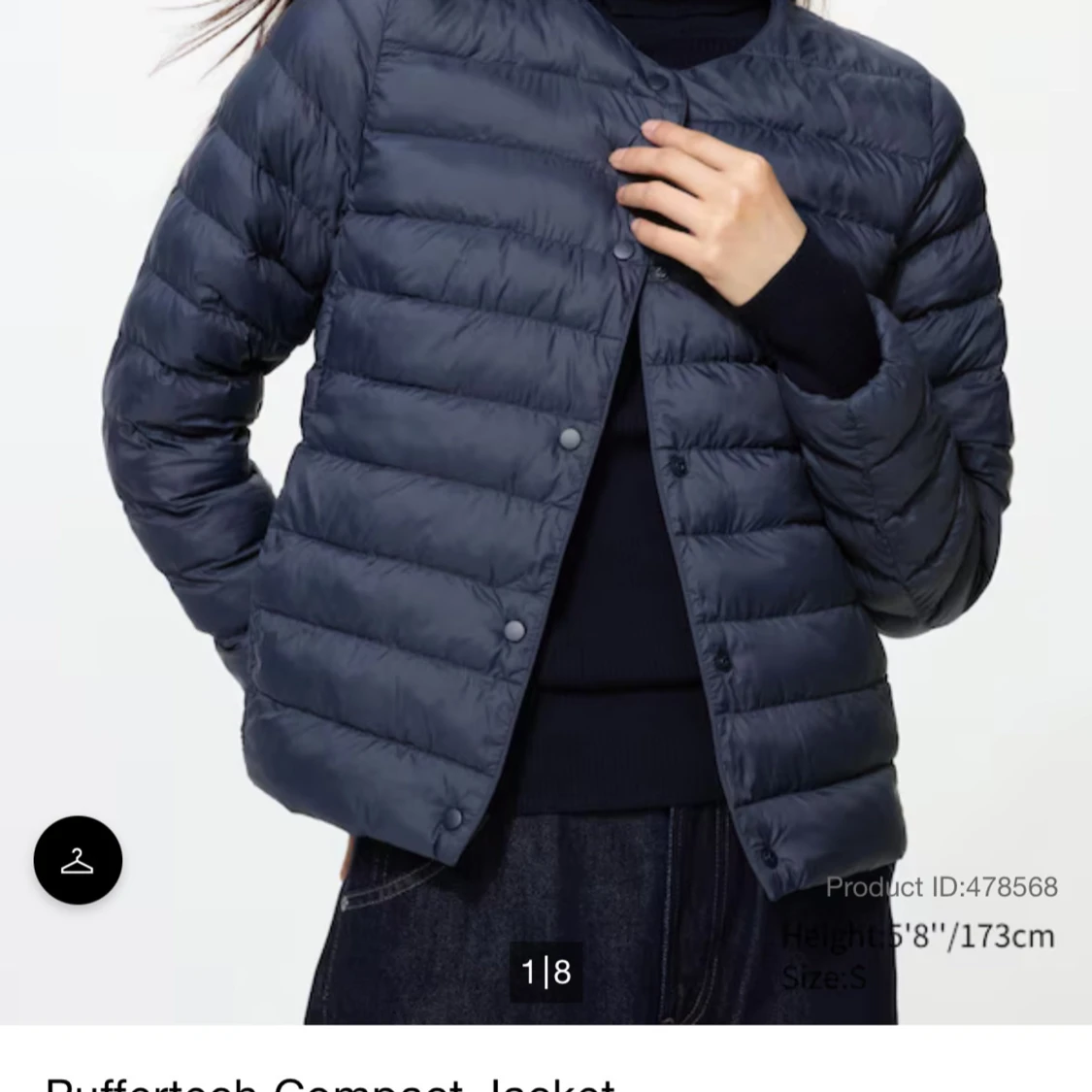 Pufferjacka från Uniqlo i marinblått och vitt